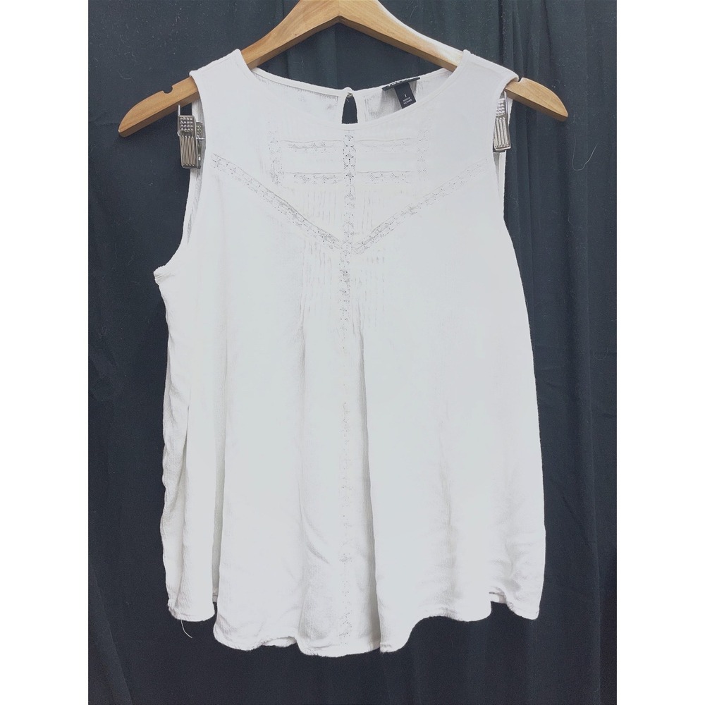 Torrid White Lace Crochet Pintuck Sleeveless Blouse Top Size 1x Plus Boho Flowy